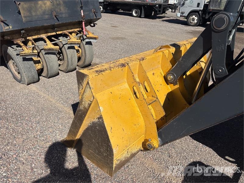 John Deere 210L EP 4x4 Landscape Loader Gumikerekes homlokrakodók