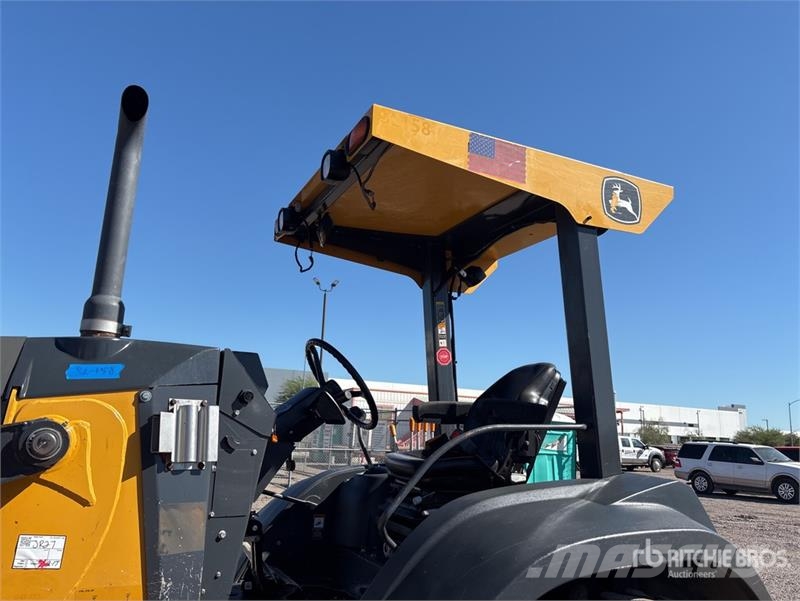 John Deere 210L EP 4x4 Landscape Loader Gumikerekes homlokrakodók