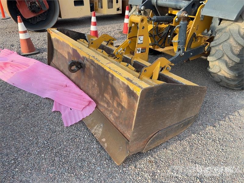 John Deere 210L EP 4x4 Landscape Loader Kolesni nakladalci