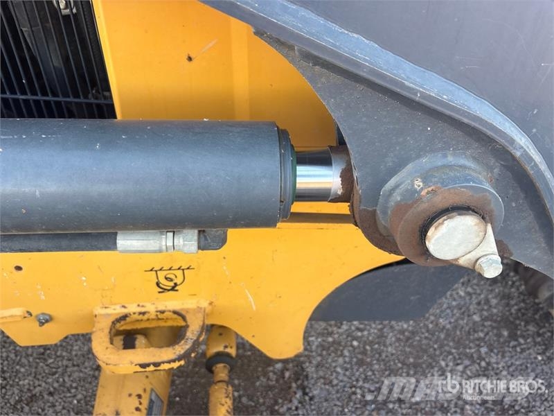 John Deere 210L EP 4x4 Landscape Loader 轮式装载机