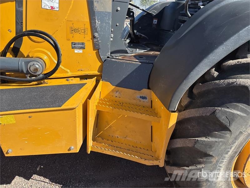 John Deere 210L EP 4x4 Landscape Loader Gumikerekes homlokrakodók