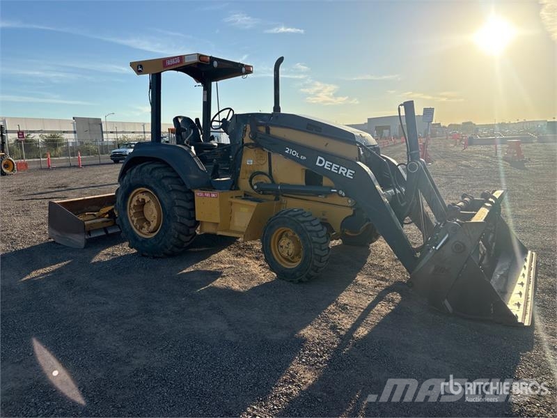 John Deere 210L EP 4x4 Landscape Loader 轮式装载机