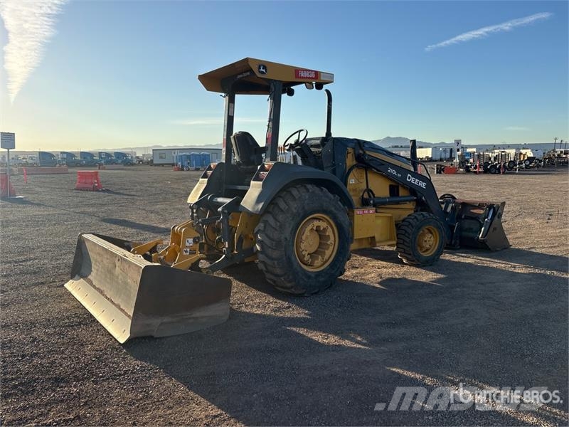 John Deere 210L EP 4x4 Landscape Loader 轮式装载机