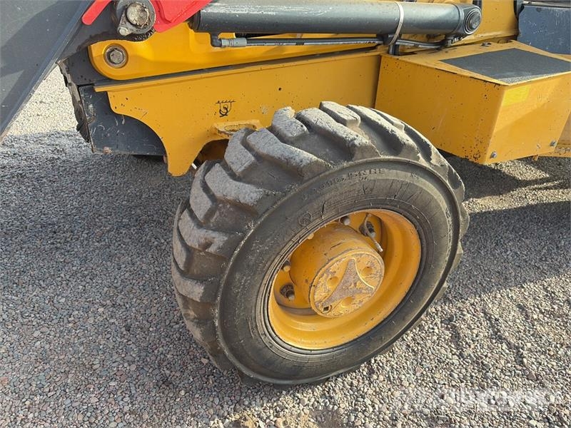 John Deere 210L EP 4x4 Landscape Loader Фронтальні навантажувачі