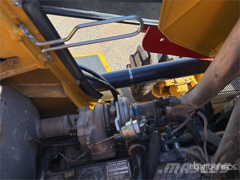 John Deere 210L EP 4x4 Landscape Loader Gumikerekes homlokrakodók