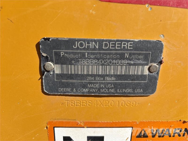 John Deere 210L EP 4x4 Landscape Loader Gumikerekes homlokrakodók