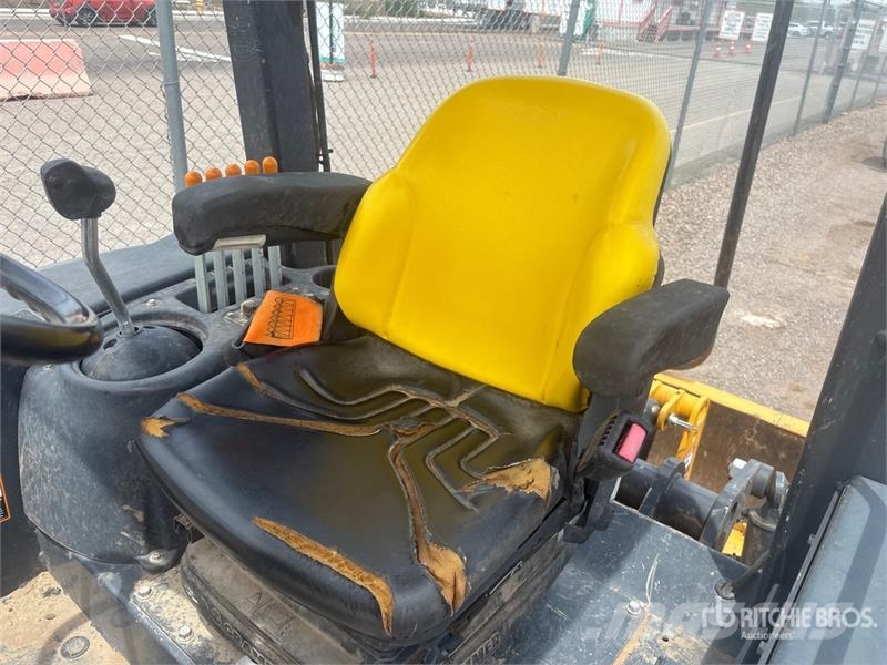 John Deere 210L EP 4x4 Landscape Loader Kolesni nakladalci