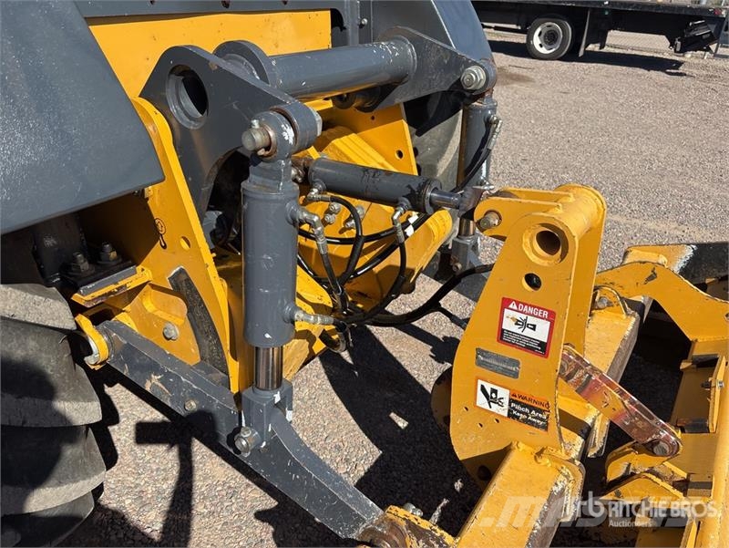 John Deere 210L EP 4x4 Landscape Loader Gumikerekes homlokrakodók