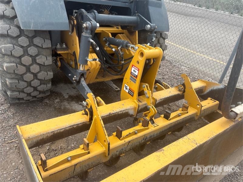 John Deere 210L EP 4x4 Landscape Loader Kolesni nakladalci