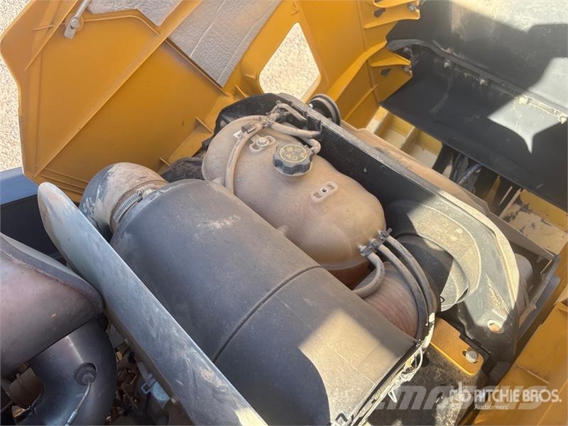 John Deere 210L EP 4x4 Landscape Loader Kolesni nakladalci