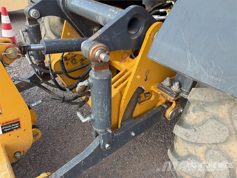 John Deere 210L EP 4x4 Landscape Loader Kolesni nakladalci
