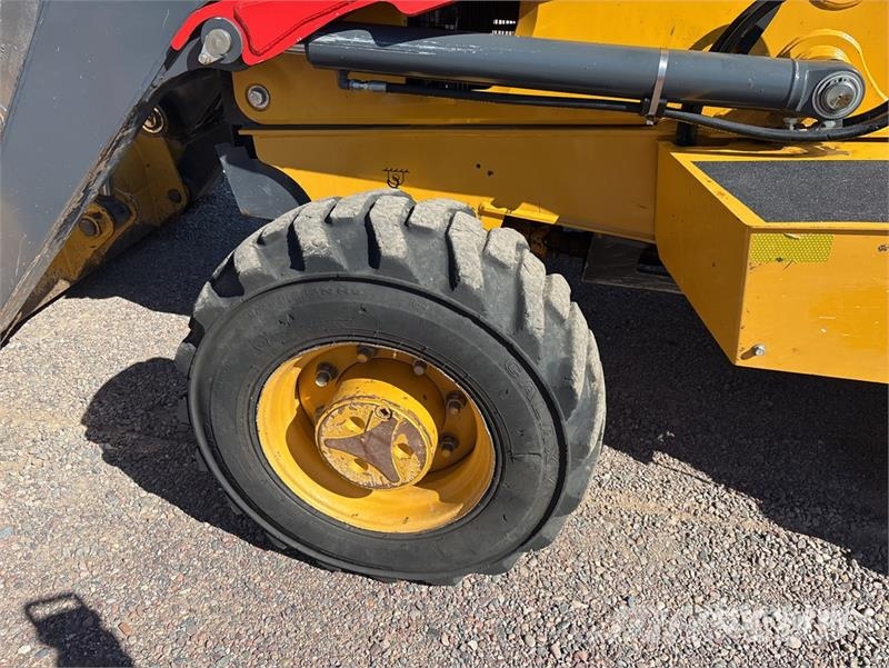 John Deere 210L EP 4x4 Landscape Loader Gumikerekes homlokrakodók