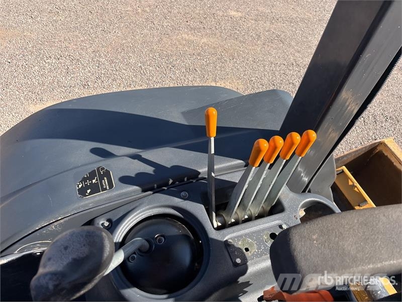 John Deere 210L EP 4x4 Landscape Loader Gumikerekes homlokrakodók
