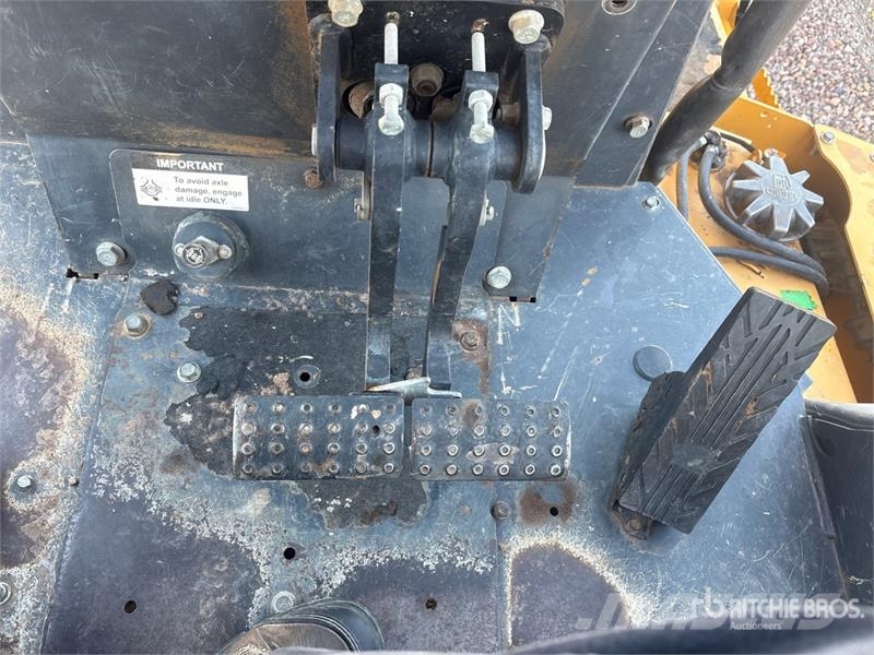 John Deere 210L EP 4x4 Landscape Loader 轮式装载机