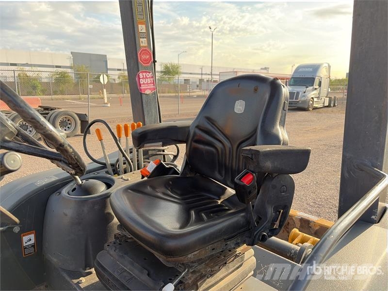 John Deere 210L EP 4x4 Landscape Loader Фронтальні навантажувачі