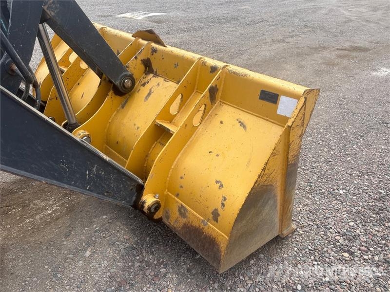 John Deere 210L EP 4x4 Landscape Loader Kolesni nakladalci