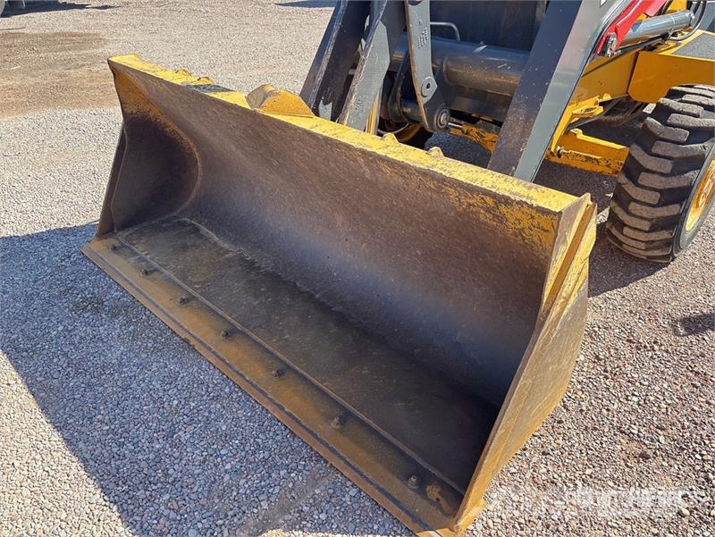 John Deere 210L EP 4x4 Landscape Loader Gumikerekes homlokrakodók