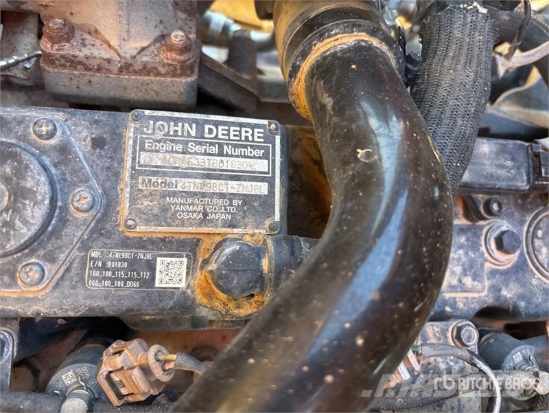 John Deere 210L EP 4x4 Landscape Loader Gumikerekes homlokrakodók
