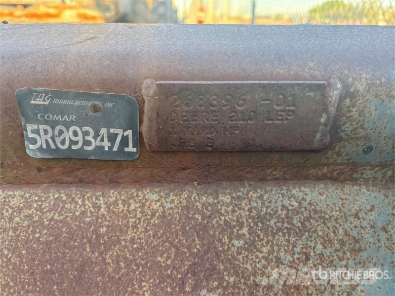 John Deere 210L EP 4x4 Landscape Loader 轮式装载机