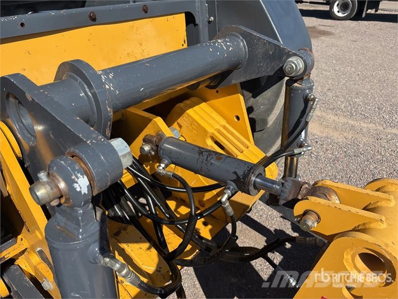 John Deere 210L EP 4x4 Landscape Loader Gumikerekes homlokrakodók