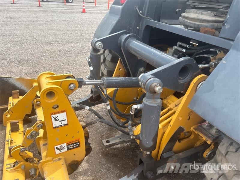 John Deere 210L EP 4x4 Landscape Loader Kolesni nakladalci
