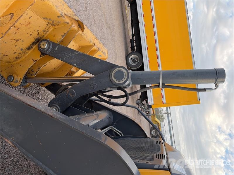 John Deere 210L EP 4x4 Landscape Loader Kolesni nakladalci