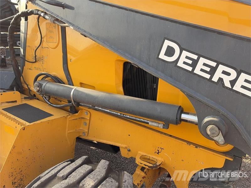 John Deere 210L EP 4x4 Landscape Loader Фронтальні навантажувачі