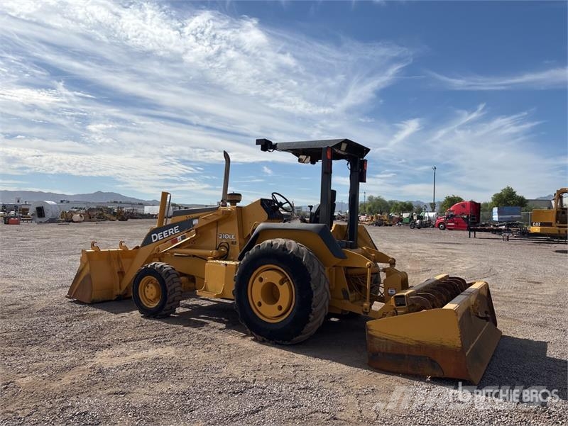 John Deere 210LE Wielladers
