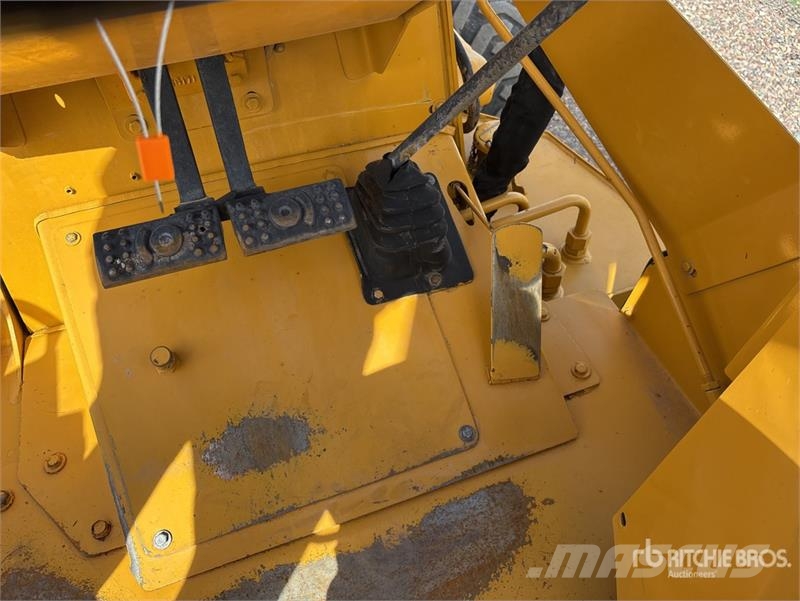 John Deere 210LE Wielladers