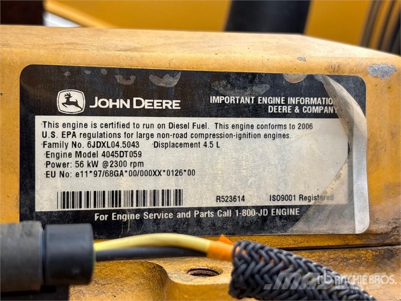 John Deere 210LE Фронтальні навантажувачі
