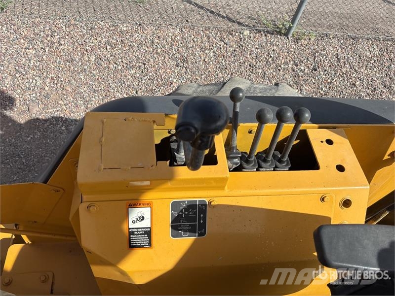 John Deere 210LE Wielladers