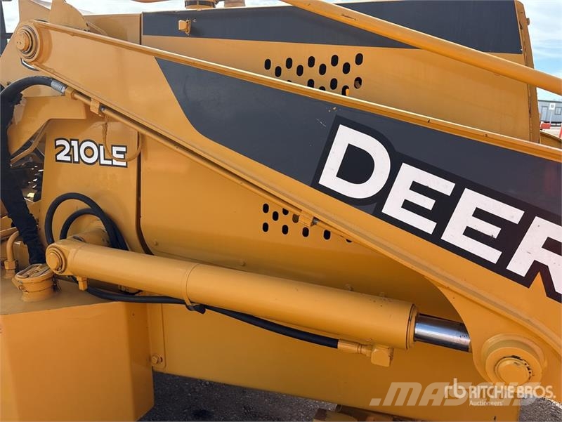 John Deere 210LE Wielladers