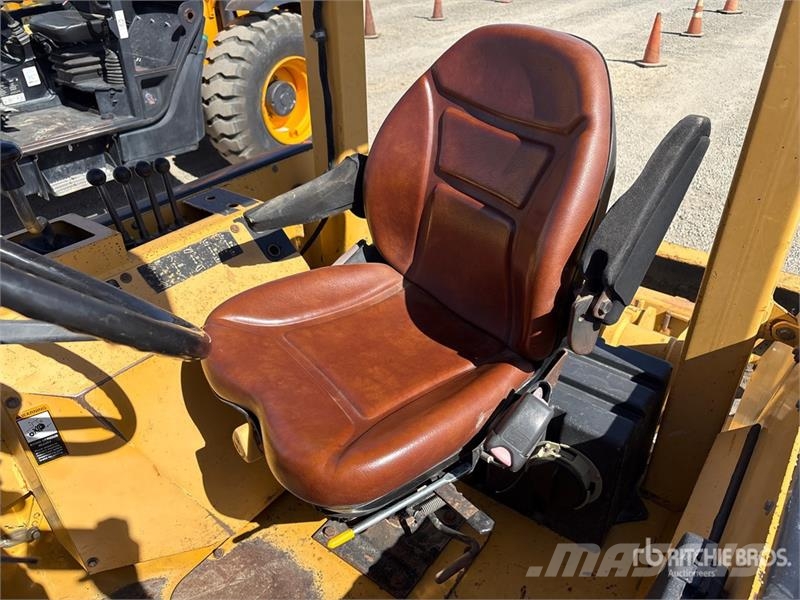 John Deere 210LE  휠로우더