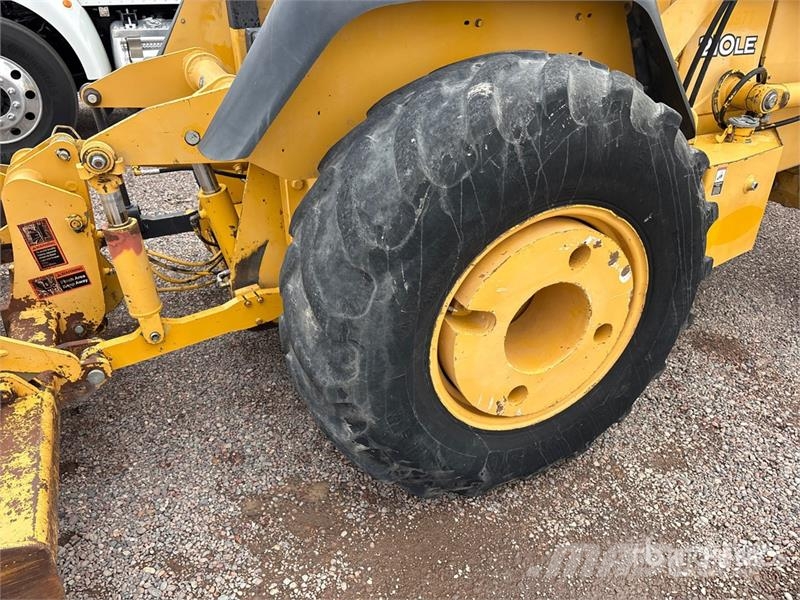 John Deere 210LE Фронтальні навантажувачі