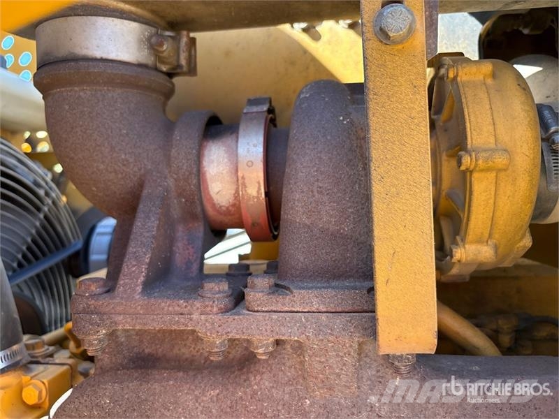 John Deere 210LE  휠로우더