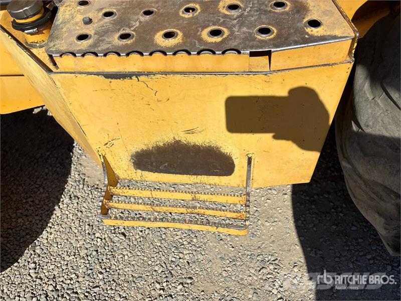 John Deere 210LE  휠로우더