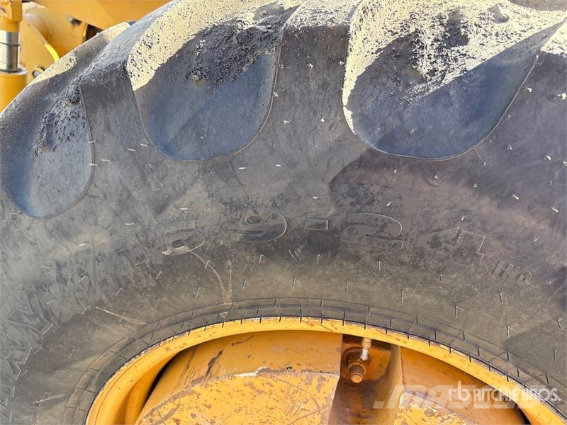 John Deere 210LE  휠로우더