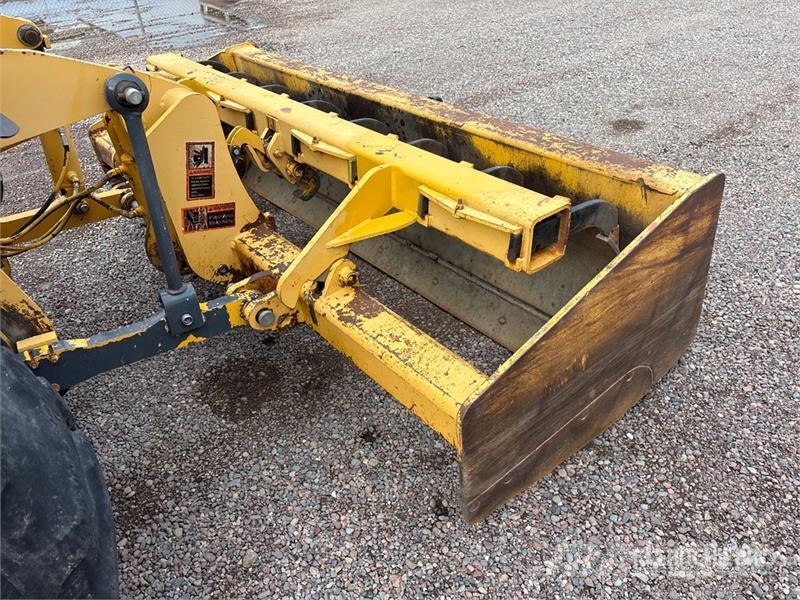 John Deere 210LE Фронтальні навантажувачі