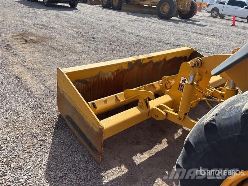 John Deere 210LE Wielladers