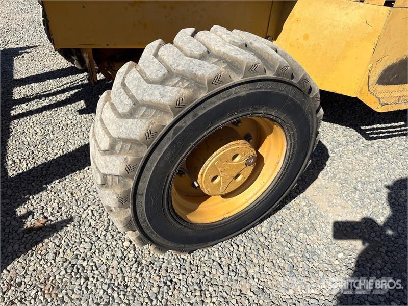 John Deere 210LE  휠로우더