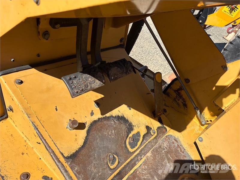 John Deere 210LE  휠로우더
