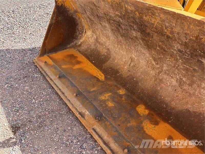 John Deere 210LE Wielladers