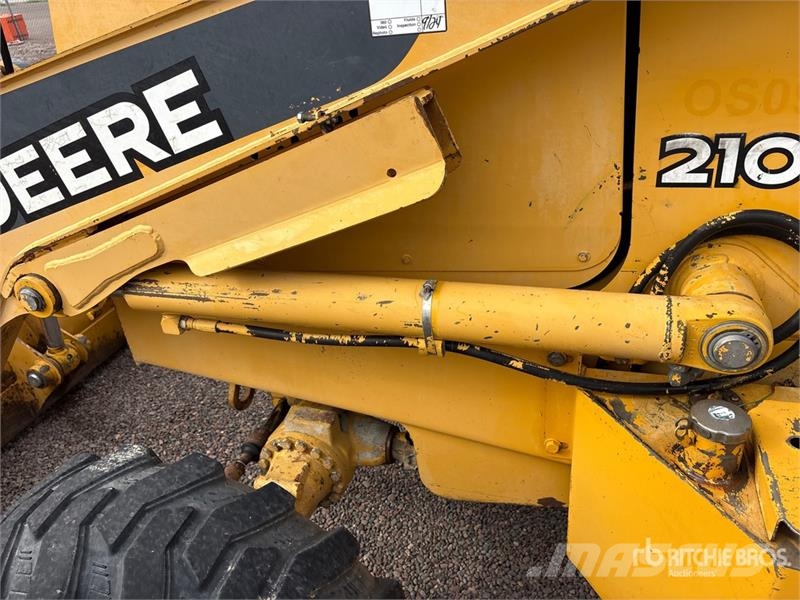 John Deere 210LE Фронтальні навантажувачі