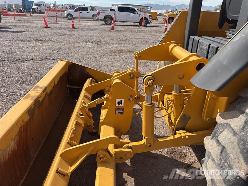 John Deere 210LE Wielladers
