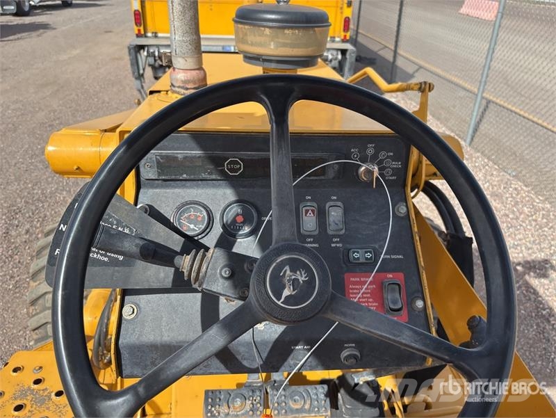 John Deere 210LE Wielladers