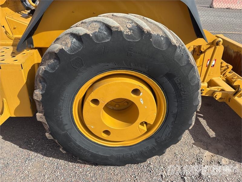 John Deere 210LE Wielladers