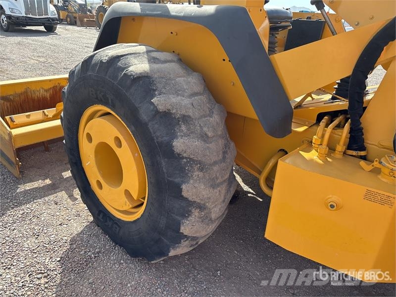 John Deere 210LE Wielladers