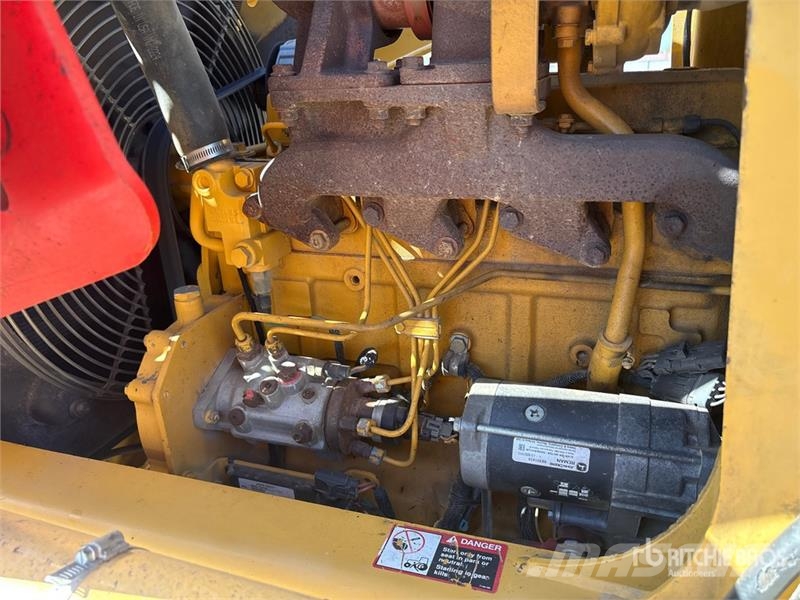 John Deere 210LE  휠로우더