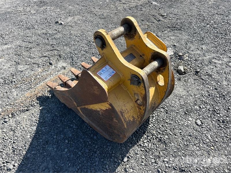 John Deere 24 in Digging Excavator Bucket دلاء