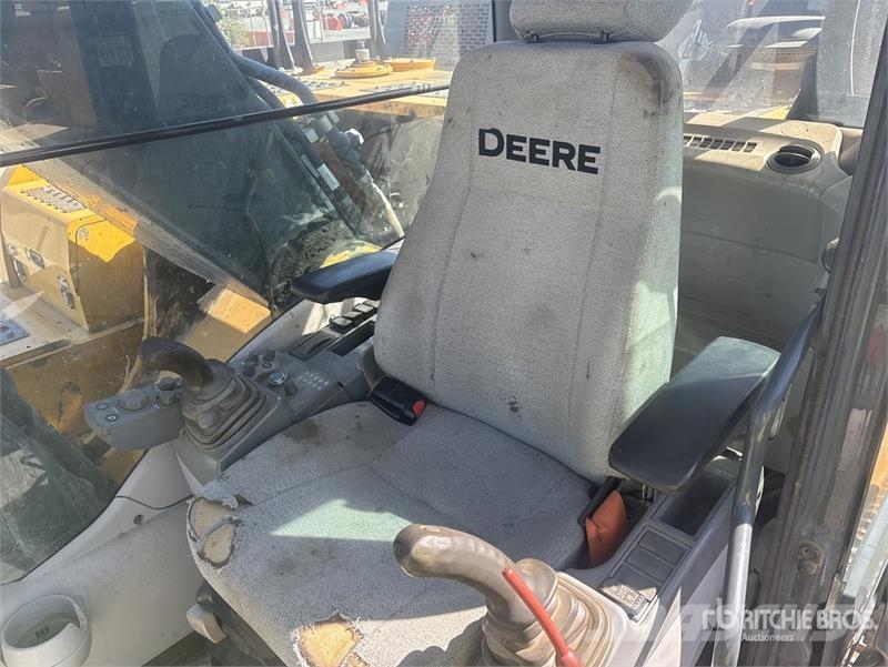John Deere 250G Tracked Excavator Paletli ekskavatörler